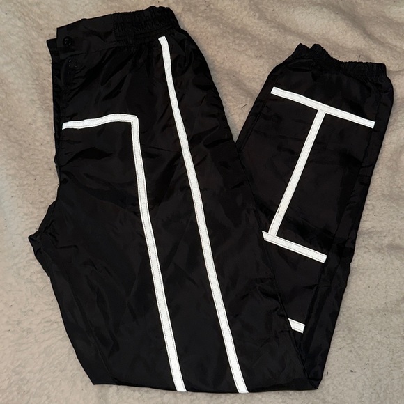 PrettyLittleThing Pants - Reflective Windbreakers🖤